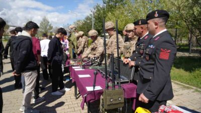 Jandarma Sahil Güvenlik Akademisince (JSGA) Muş Fen Lisesi bahçesinde düzenlenen