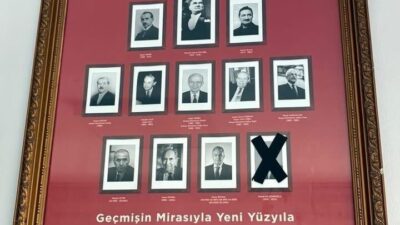 Zonguldak’ın Kozlu ilçesinde, CHP İlçe Başkanlığı binasındaki eski genel başkanlar