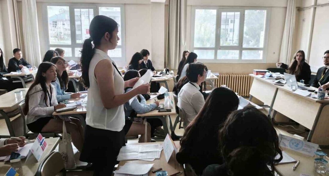 Nazilli Anadolu Lisesi tarafından düzenlenen Model United Nations (MUN) konferansı