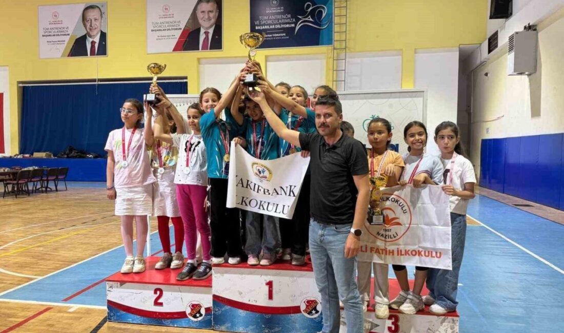 Aydın’da düzenlenen Okul Sporları Minikler A Kategorisi Satranç Turnuvası, genç