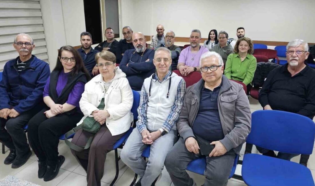 Aydın’ın Nazilli ilçesinde 20. yılına girmeye hazırlanan amatör fotoğraf tutkunlarınca