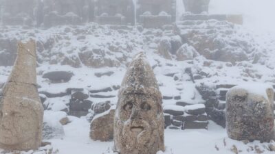 UNESCO’nun ‘Dünya Kültür Mirası’ listesinde yer alan Adıyaman’daki Nemrut Dağı’na