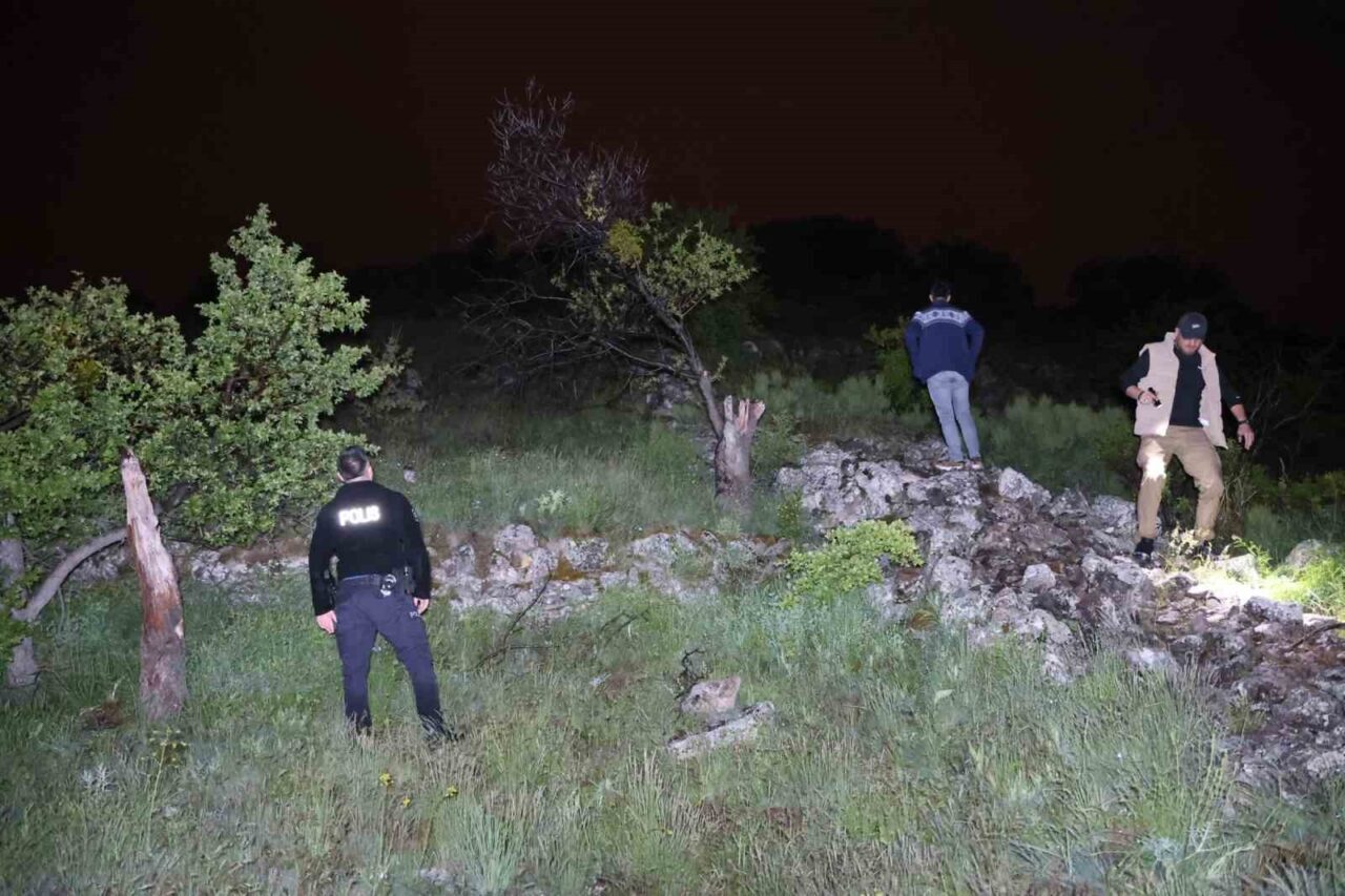 Nevşehir’de gezmek için çıktığı 1230 rakımlı tepede havanın kararmasıyla mahsur