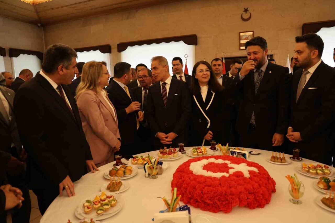 Nevşehir Valiliğince Kurban Bayramı dolayısıyla bayramlaşma programı gerçekleştirildi. İl Emniyet