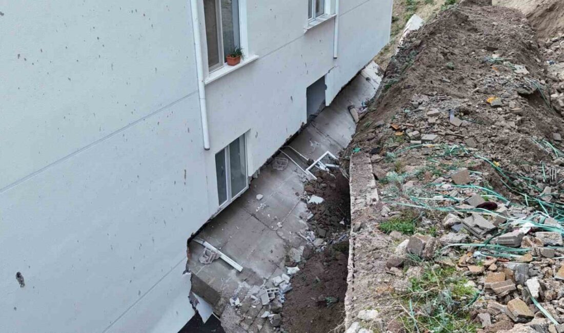 Nevşehir’de inşaatı devam eden bir apartmana ait istinat duvarının çökmesi