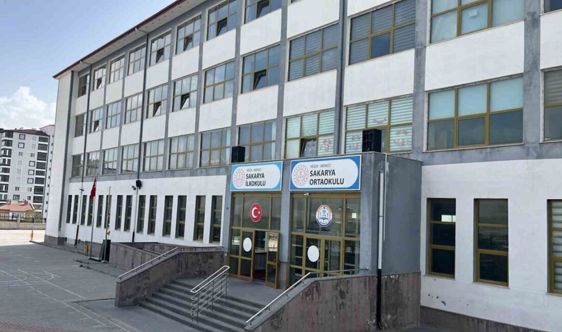 Niğde’de Sakarya İlkokulu’ndaki 27 öğrenci okul dışında bir pide salonunda