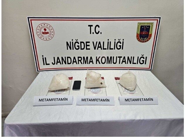 Niğde İl Jandarma Komutanlığı ekiplerince yapılan çalışmalarda 3 kilo uyuşturucu