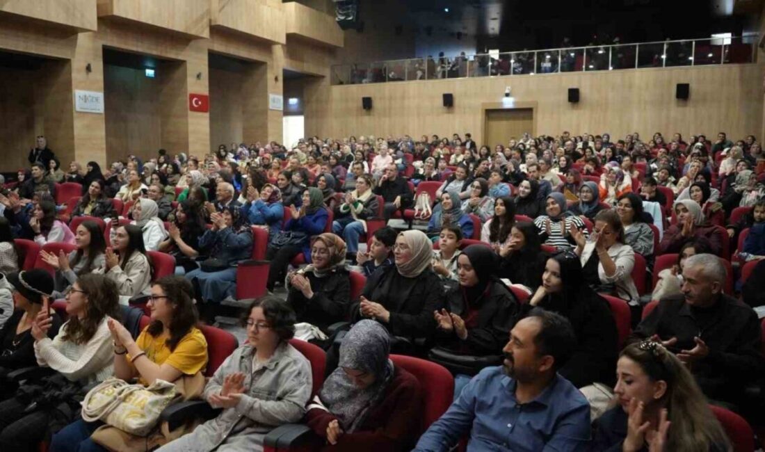 Niğde Belediyesi tarafından düzenlenen 9. Kitap Fuarı, 8 Mayıs Cuma