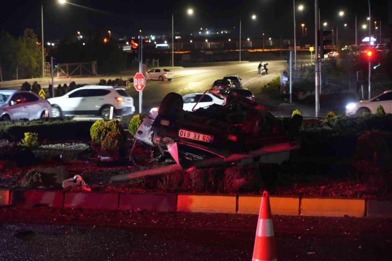 Niğde’de meydana gelen trafik kazasında 2’si ağır olmak üzere 4