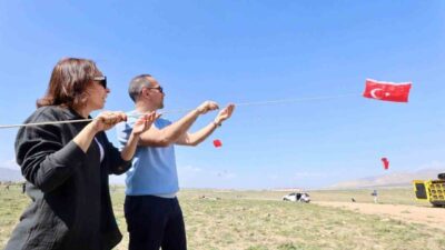 Niğde Belediyesi tarafından düzenlenen “Anne & Çocuk Uçurtma Şenliği”, Kent
