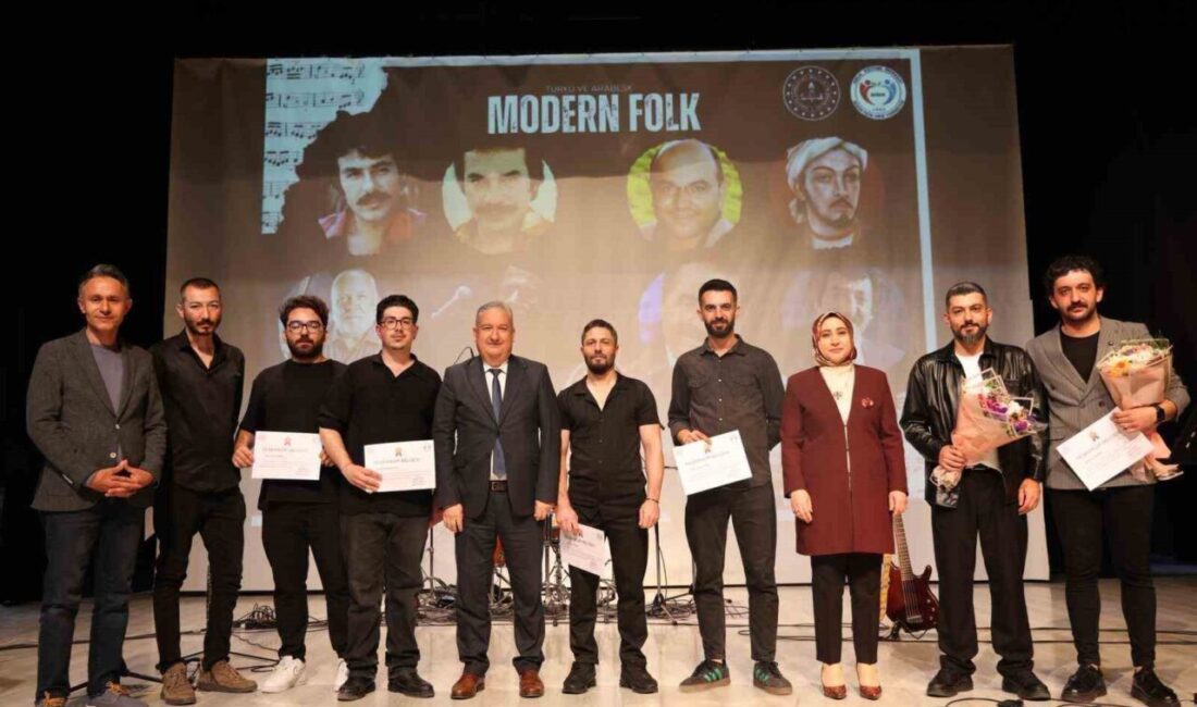 Niğde Halk Eğitimi Merkezi tarafından düzenlenen ’Modern Folk Konseri’, zengin