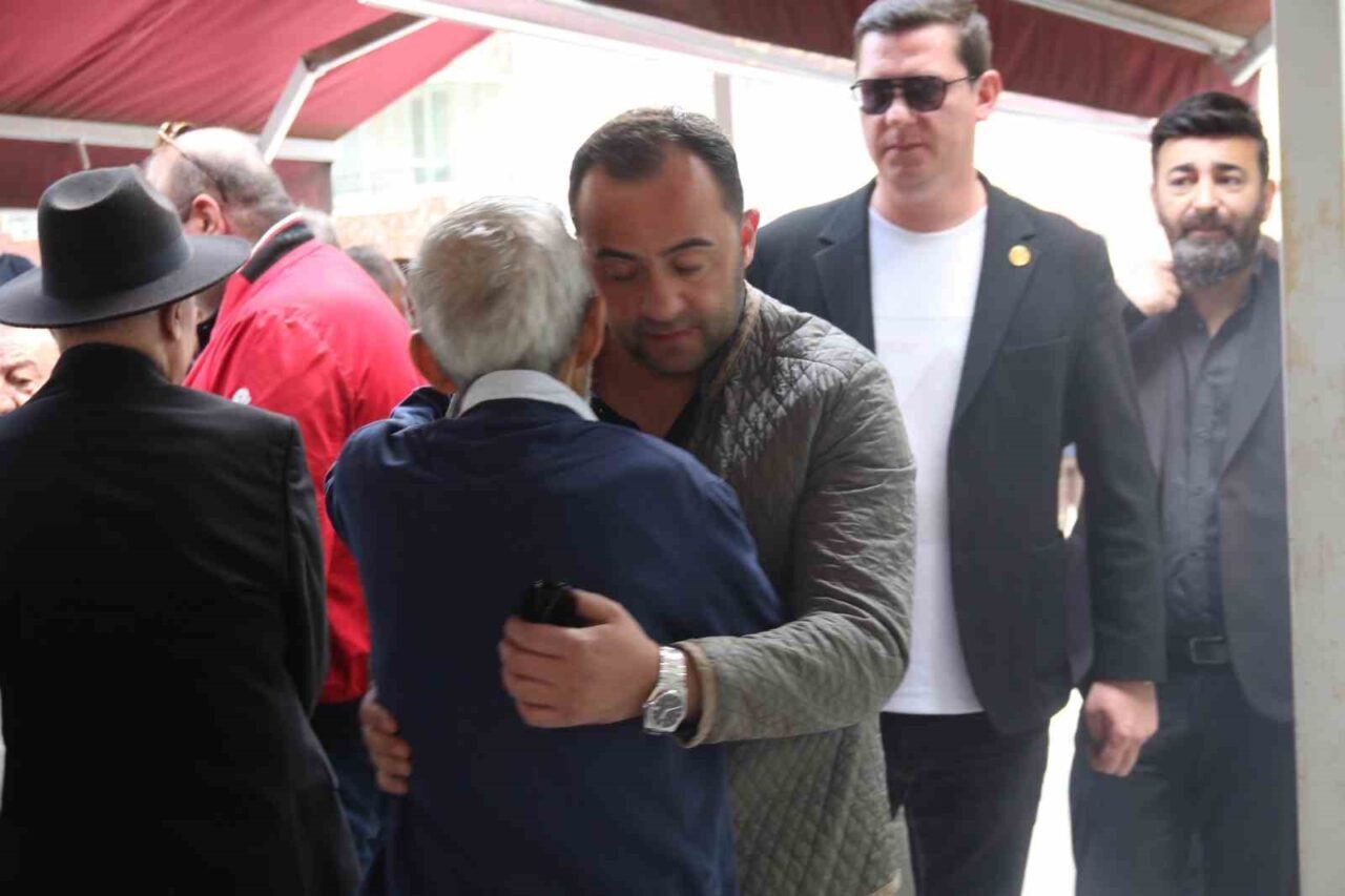 Eskişehirspor’un tarihinde derin izler bırakan, Türk futbolunun unutulmaz isimlerinden eski