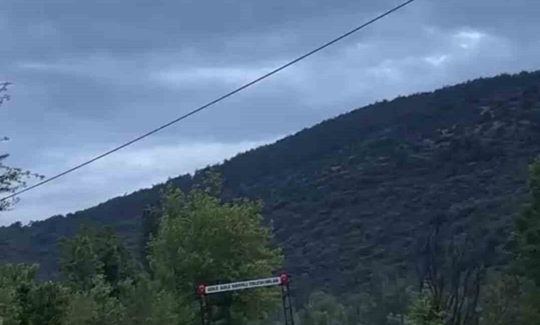 Tokat’ın Niksar ilçesinde etkili olan sağanak yağış sele neden oldu.