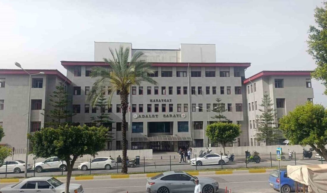 Manavgat’ta belediye içerisinde çıkar amaçlı suç örgütü kurulduğu iddiasıyla açılan