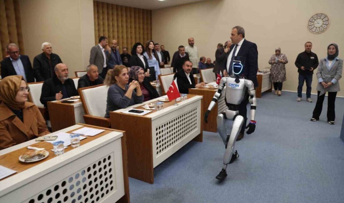 Türkiye’nin nüfusa kayıtlı ilk insansı robotu CANİKMAN, Canik Belediye Başkanı