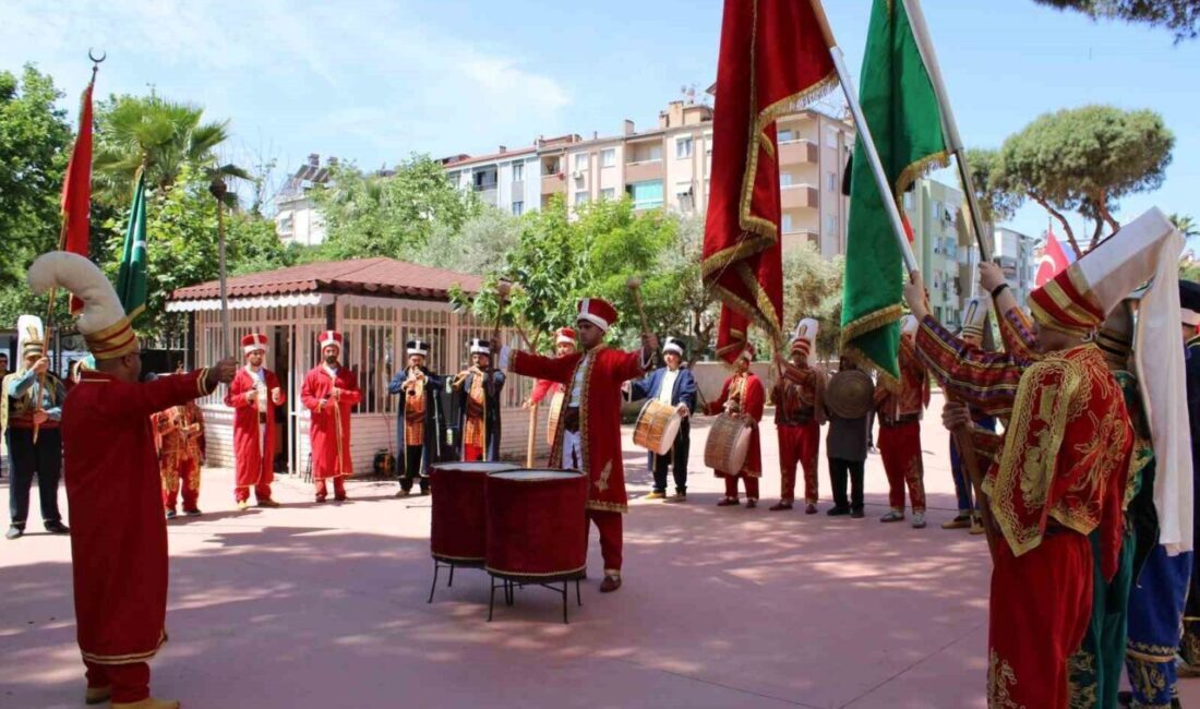 İzmir’in Ödemiş ilçesinde mesleki eğitimin önemine dikkat çekmek için düzenlenen