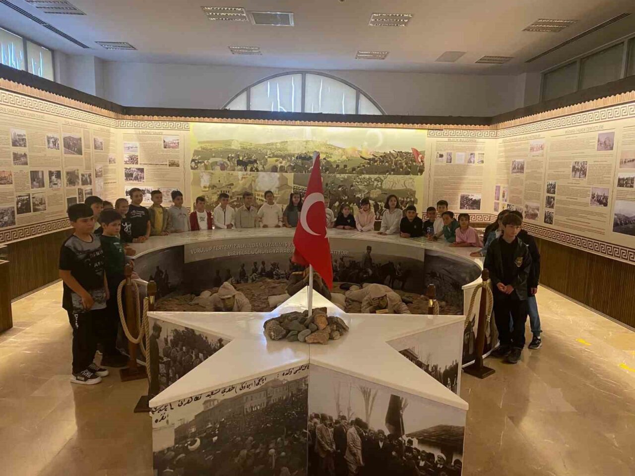 Bilecik’te öğrenciler, Müze Haftası kapsamında düzenlenen etkinliklerde müzeleri ziyaret ederek
