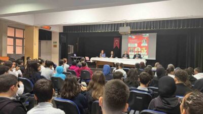 Eskişehir’de düzenlenen ’Veli Buluşmaları: Yetenekten Başarıya Uzanan Meslek Lisesi Yolculuğu’