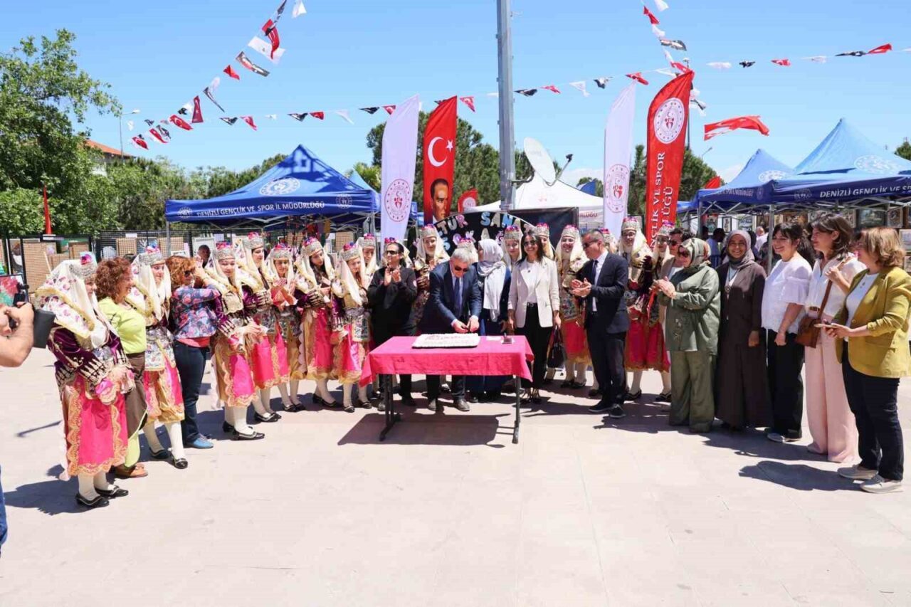 Gençlik Haftası etkinlikleri kapsamında Gençlik Spor Bakanlığı yurtlarında kalan üniversite