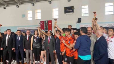 Ankara’nın Yenimahalle ilçesinde ’Sporun Kalbine Yolculuk’ etkinliği kapsamında düzenlenen Şentepe