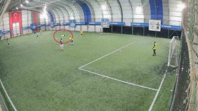 Hatay’ın Dörtyol ilçesinde halı sahada futbol oynadığı esnada kalp krizi