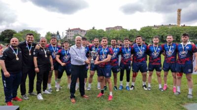 Ondokuz Mayıs Üniversitesi(OMÜ) Erkek Ragbi Takımı, Türkiye şampiyonasında kupaya uzandı.