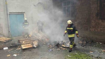 Ordu’nun Ünye ilçesinde bir zincir markete ait atık malzemelerin bulunduğu