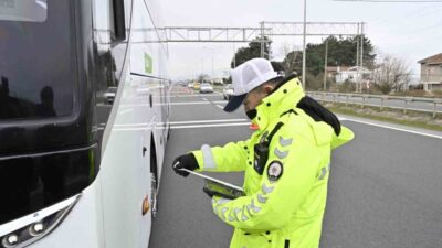 Ordu’da polis ekipleri tarafından trafik kazalarını azaltmaya yönelik yapılan denetimlerde,