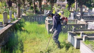 Ordu Büyükşehir Belediyesi ekipleri, Kurban Bayramı öncesinde il genelindeki mezarlık