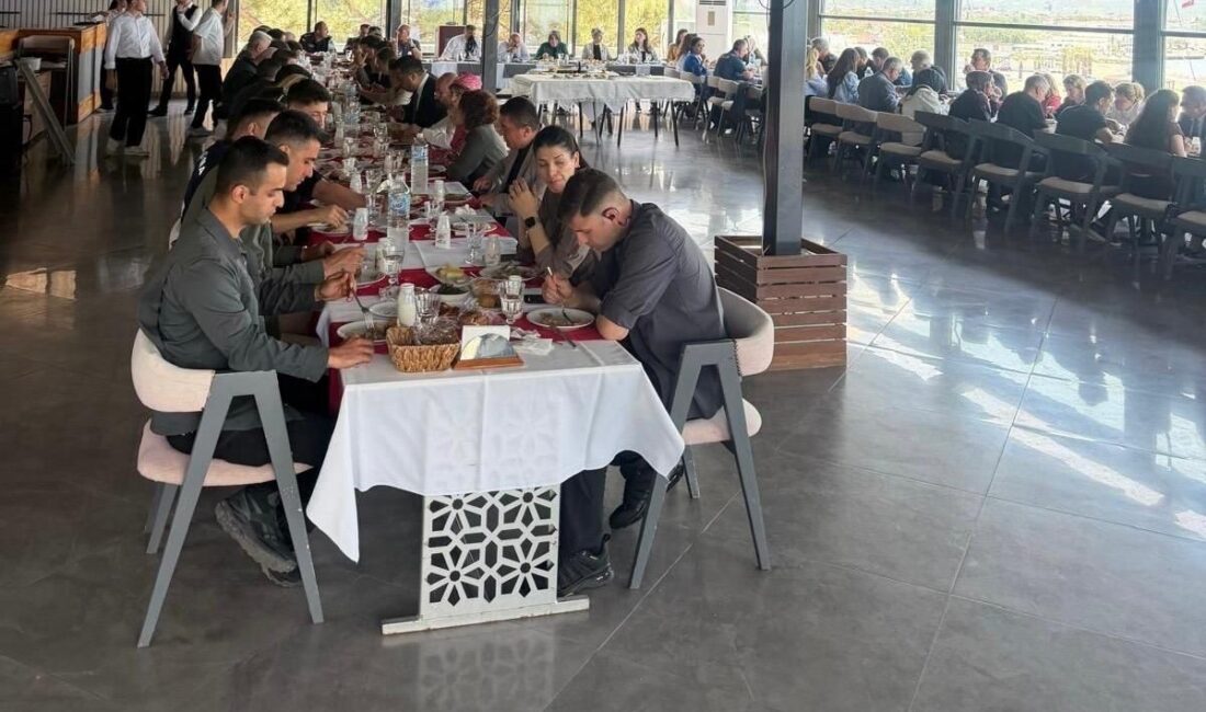 Türk Mutfağı Haftası etkinlikleri kapsamında Burhaniye’nin turizm merkezi Ören’de düzenlenen