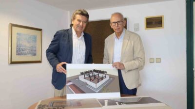 İzmir Ekonomi Üniversitesi (İEÜ) öğretim üyeleri Prof. Dr. Celalettin Kozanoğlu