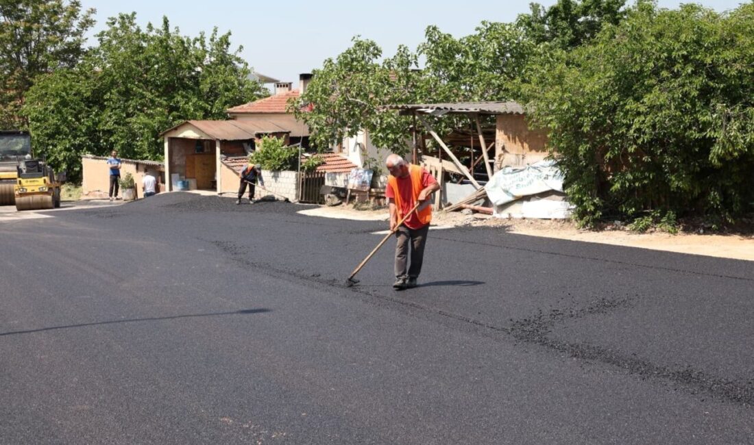Osmangazi Belediyesi, ilçedeki asfalt yenileme çalışmalarını aralıksız sürdürüyor. Yapılan çalışmalar