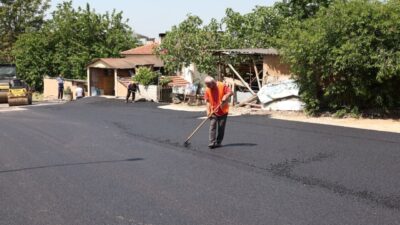 Osmangazi Belediyesi, ilçedeki asfalt yenileme çalışmalarını aralıksız sürdürüyor. Yapılan çalışmalar