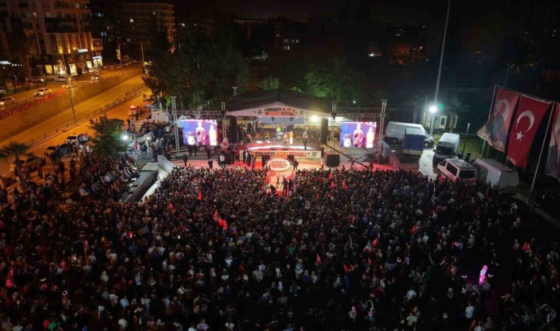 Osmaniye’de bu yıl üçüncüsü düzenlenen Lezzet Festivali kapsamında sahne alan