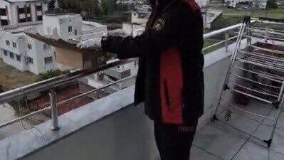 Osmaniye’de bir dairenin aspiratör havalandırma borusuna giren 3 kırlangıç, itfaiye