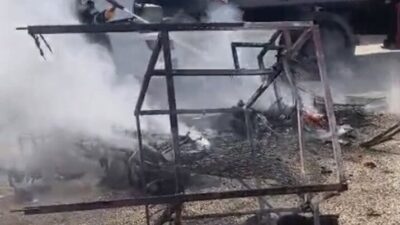 Osmaniye’de park halindeki elektrikli motorda çıkan yangın itfaiye ekiplerinin müdahalesiyle