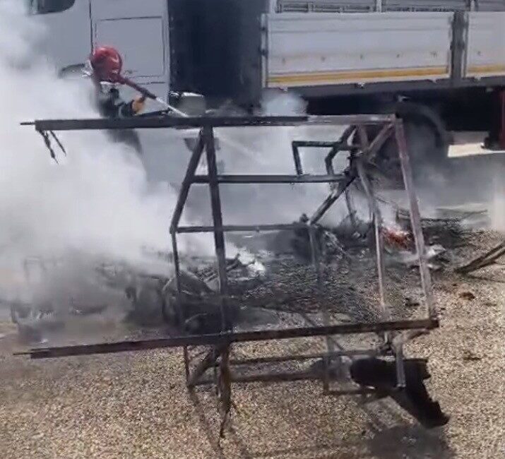 Osmaniye’de park halindeki elektrikli motorda çıkan yangın itfaiye ekiplerinin müdahalesiyle