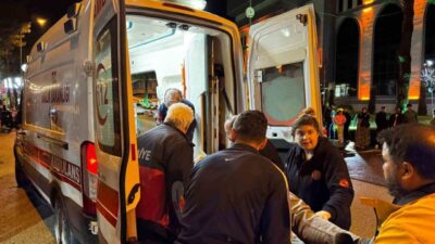Osmaniye’nin Düziçi ilçesinde iki otomobilin çarpışması sonucu meydana gelen trafik