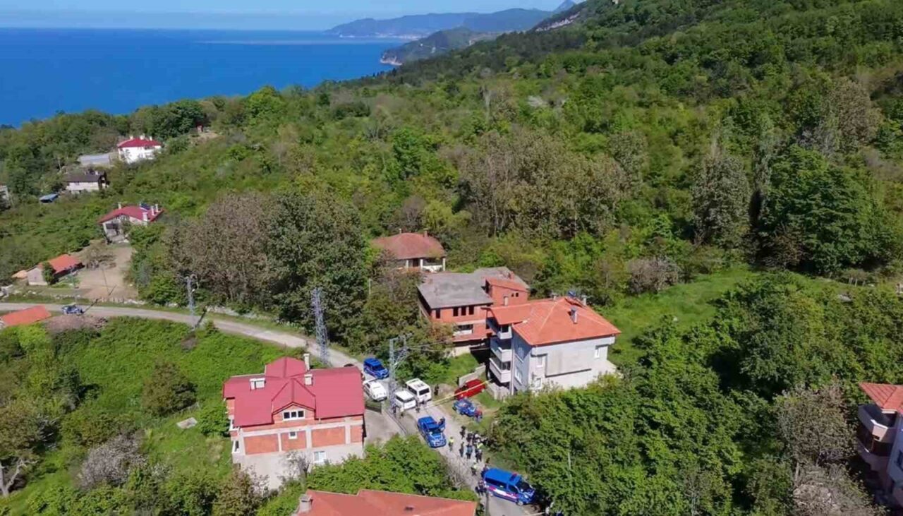 Kastamonu’nun Cide ilçesinde otları biçtiği sırada dengesini kaybederek dere yatağına