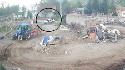 Kayseri’nin Hacılar ilçesinde halk otobüsünden inen bir kişiye otomobilin çarpması
