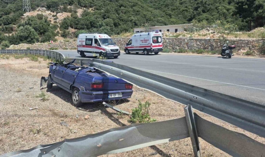Muğla’nın Bodrum ilçesinde virajı alamayan otomobil çelik bariyerlerin altına girdi,