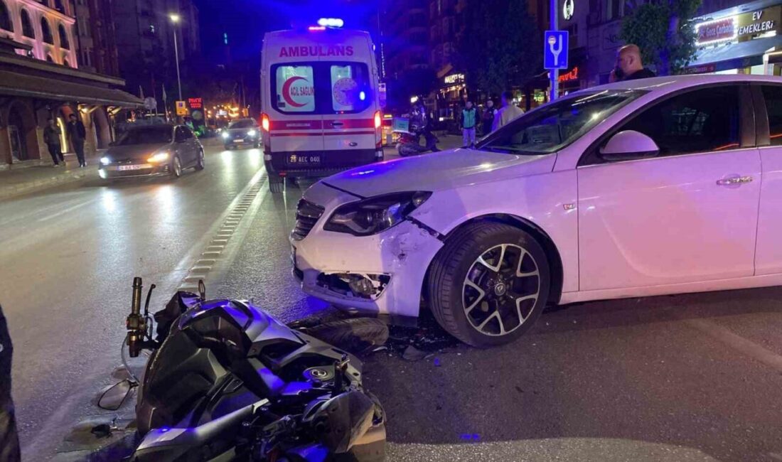 Eskişehir’de gece saatlerinde akaryakıt istasyonundan çıkan otomobilin motosiklete çarpması sonucu