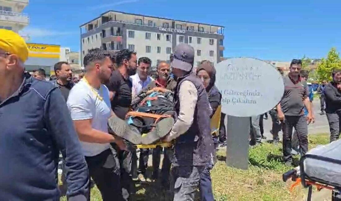 Gaziantep’in Nizip ilçesinde otomobil ile motosikletin çarpışması sonucu meydana gelen