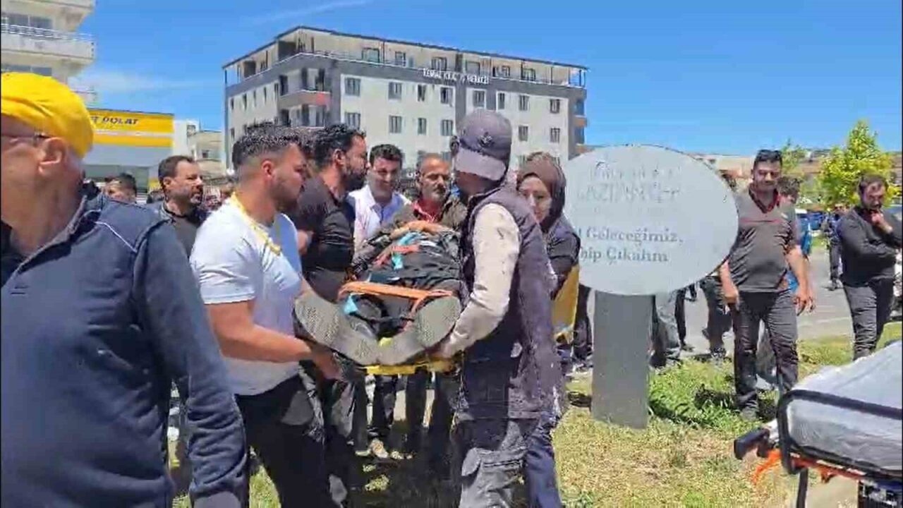 Gaziantep’in Nizip ilçesinde otomobil ile motosikletin çarpışması sonucu meydana gelen