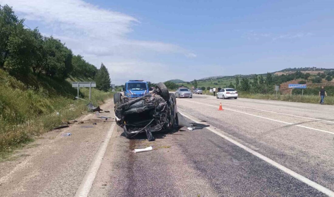 Adıyaman’ın Gölbaşı ilçesinde kontrolden çıkan otomobilin takla atması sonucu 2