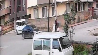 Bursa’nın İnegöl ilçesinde otomobil ile çarpışan motosikletli yaralandı. Kaza anı