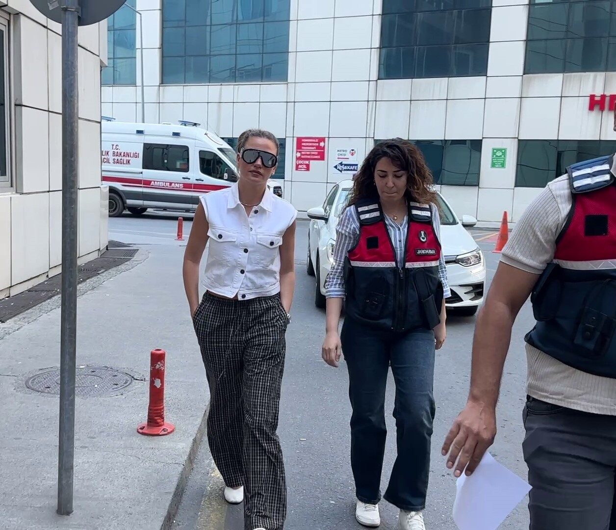 Bakırköy Cumhuriyet Başsavcılığınca, ünlülere yönelik uyuşturucu kullanımına ilişkin yürütülen soruşturma