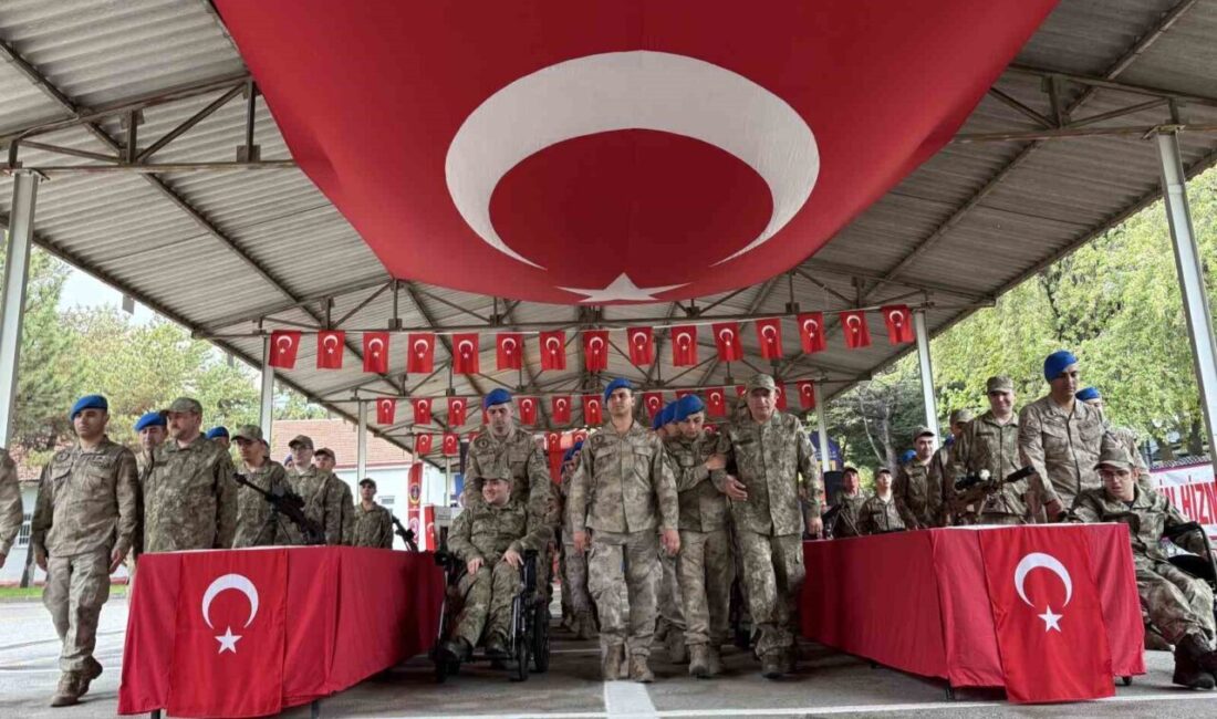 Çorum’da “Engelliler Haftası” dolayısıyla düzenlenen temsili askerlik yemin töreninde özel