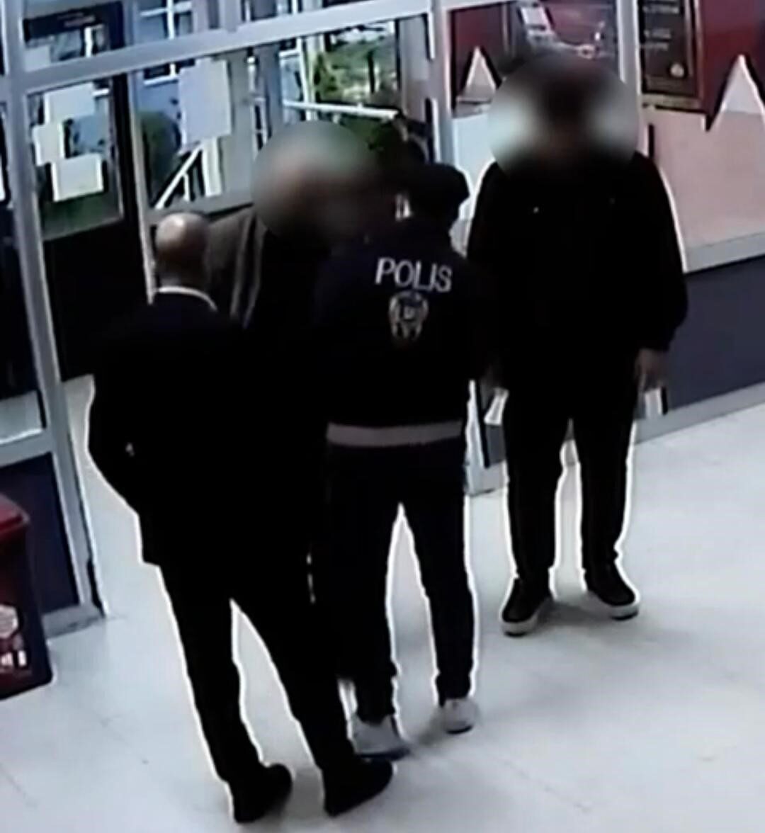 Yozgat’ın Sarıkaya ilçesinde elektronik kopya düzeneği ile ehliyet sınavına girmeye