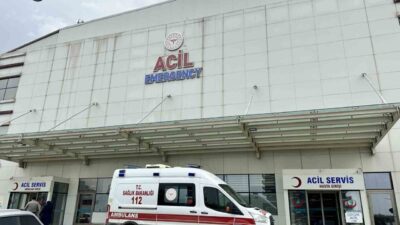 Kastamonu’da yağış nedeniyle kayganlaşan yolda kontrolden çıkan motosikletin özel halk